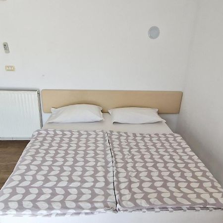 Daisy Apartment Айдовшчіна Екстер'єр фото